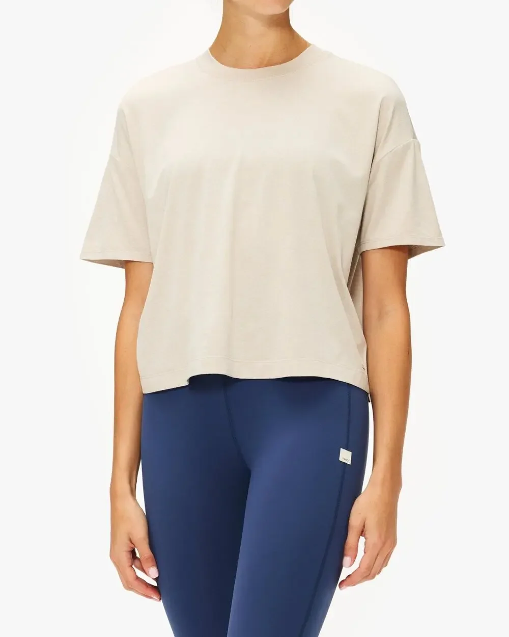 Vuori Energy Tee Women’s M Ecru Heather Beige Cropped Boxy Performance Top